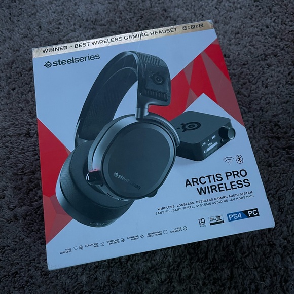 Steelseries Arctis Pro wireless gaming headset for PS4/PS5/PC
